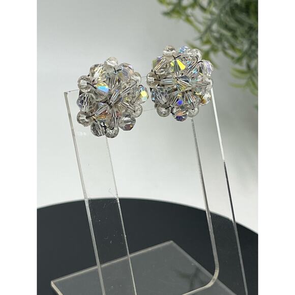 Vintage Unsigned Crystal AB Sunburst Snowflake Round Clip On Earrings - Picture 4 of 8